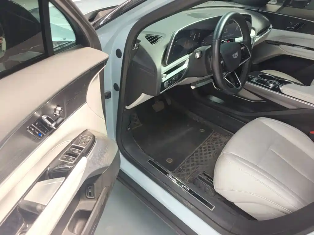 Cadillac Lyriq — миниатюра 16