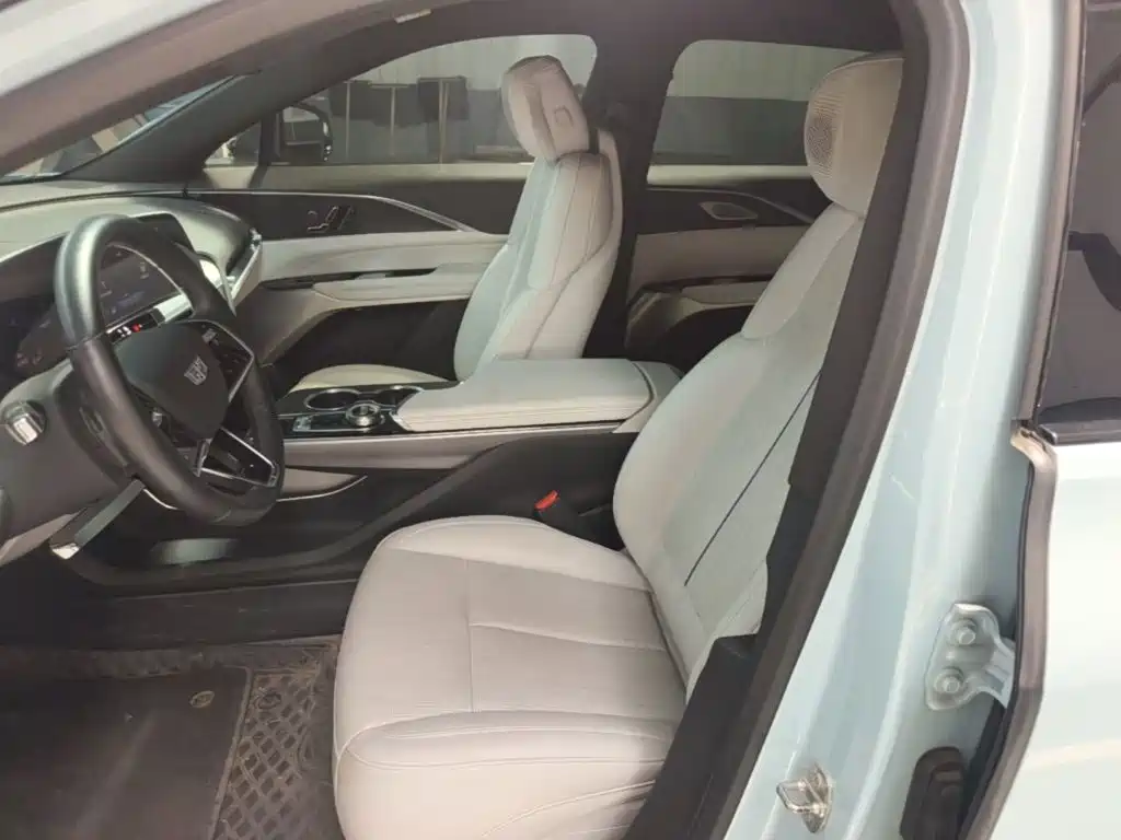 Cadillac Lyriq — миниатюра 15