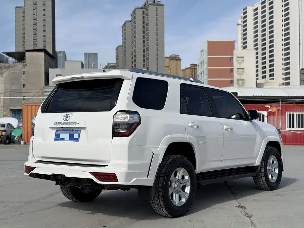 Toyota 4Runner 2016 4.0L AT