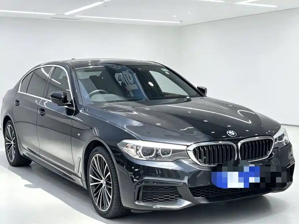 BMW 5 Series — миниатюра 3