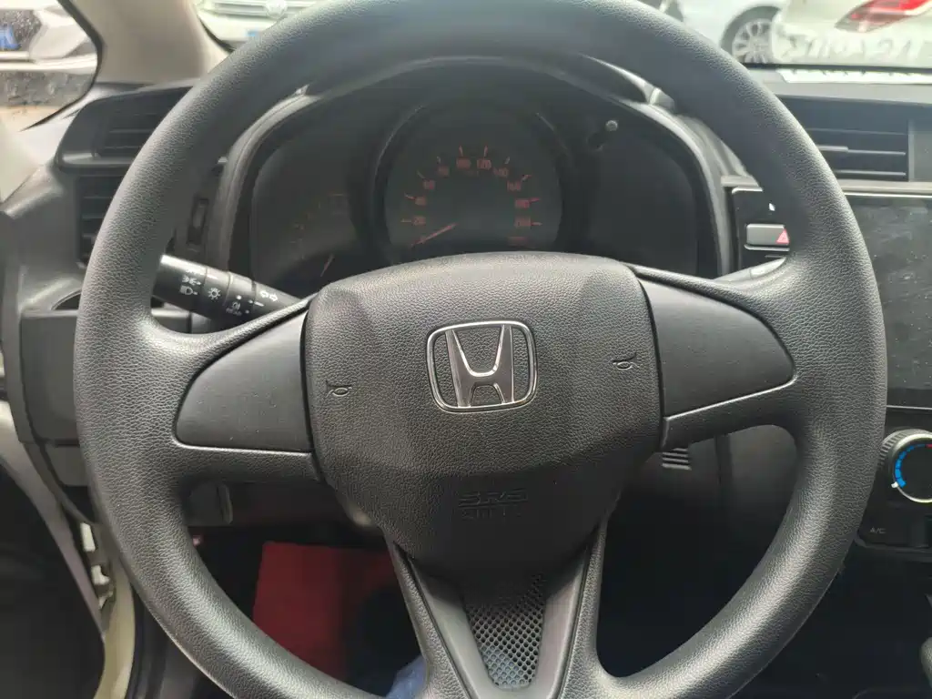 Honda Fit — миниатюра 8