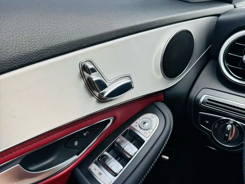 Mercedes-Benz C-Class — миниатюра 7
