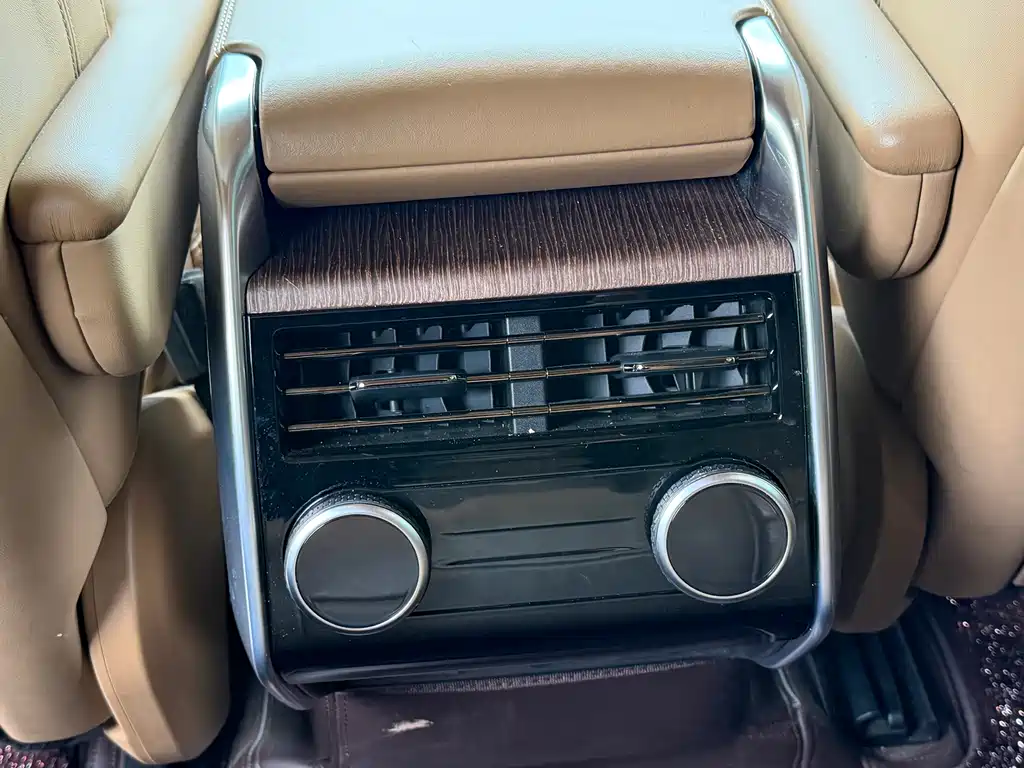 Land Rover Range Rover — миниатюра 18