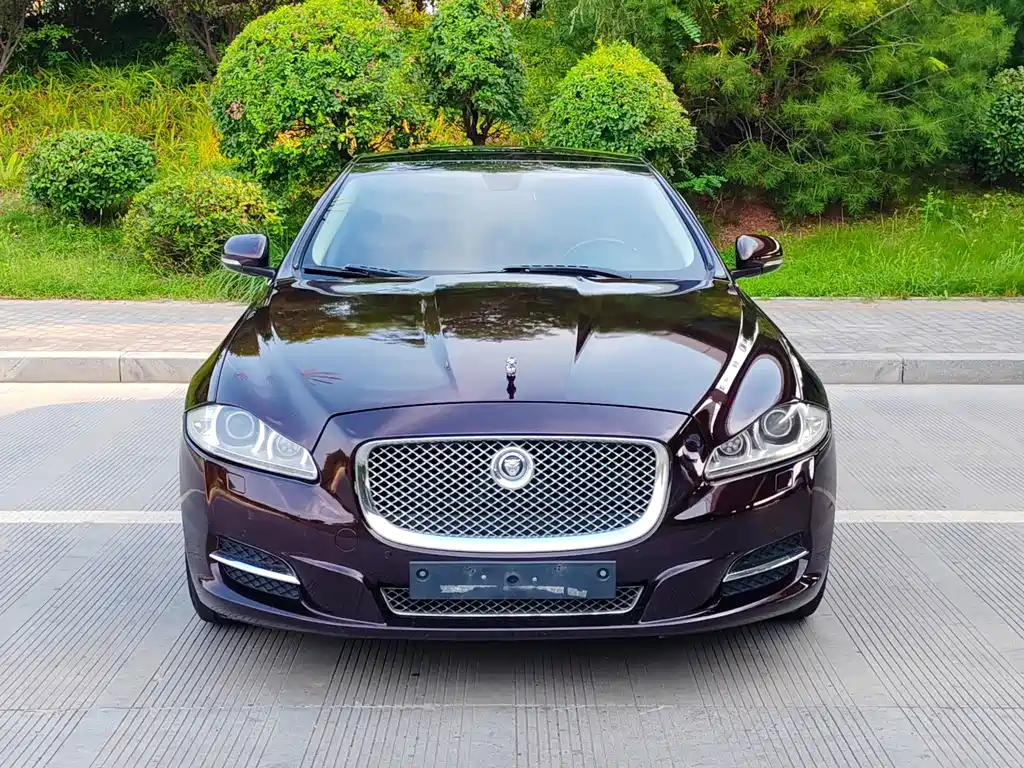 Jaguar XJ — миниатюра 5