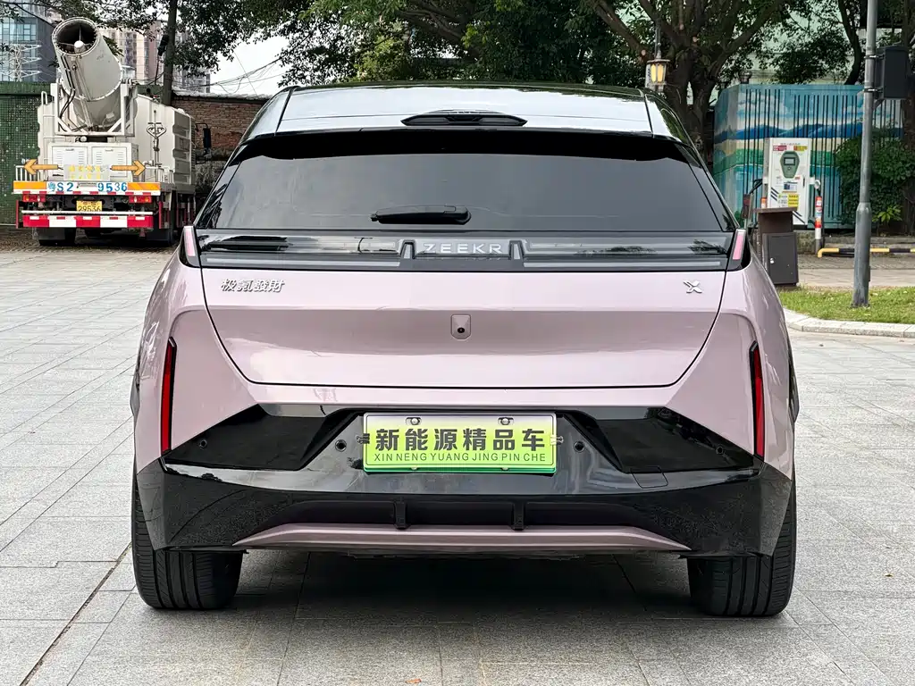 Zeekr X 2025 мест