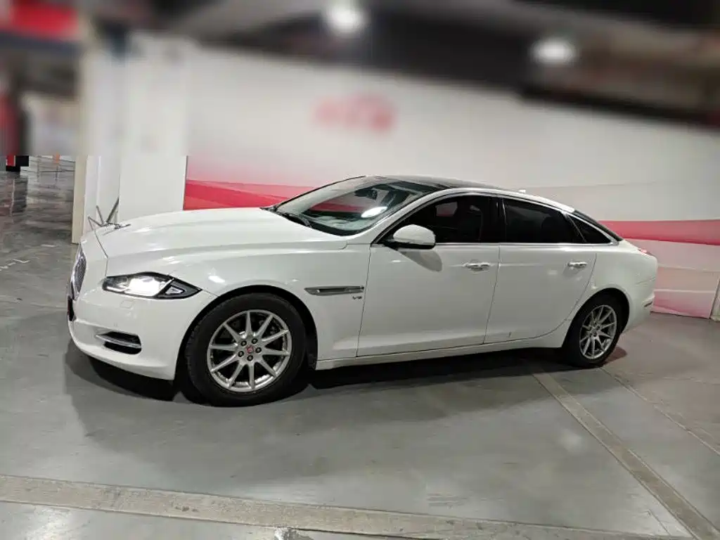 Jaguar XJ — миниатюра 5