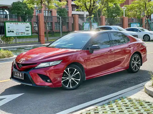 TOYOTA CAMRY 2020