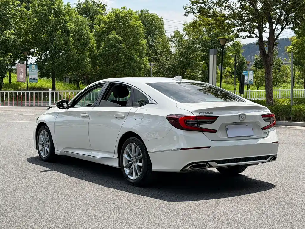 Honda Accord — миниатюра 7