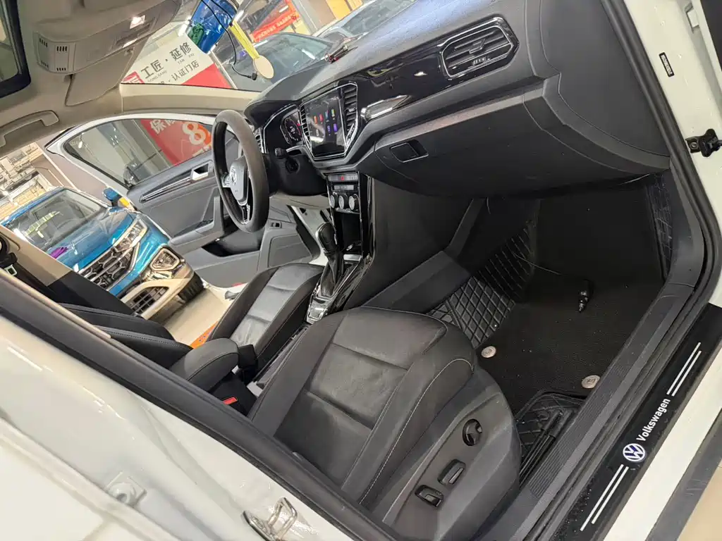 Volkswagen T-Roc 2022 280TSI DSG PLUS