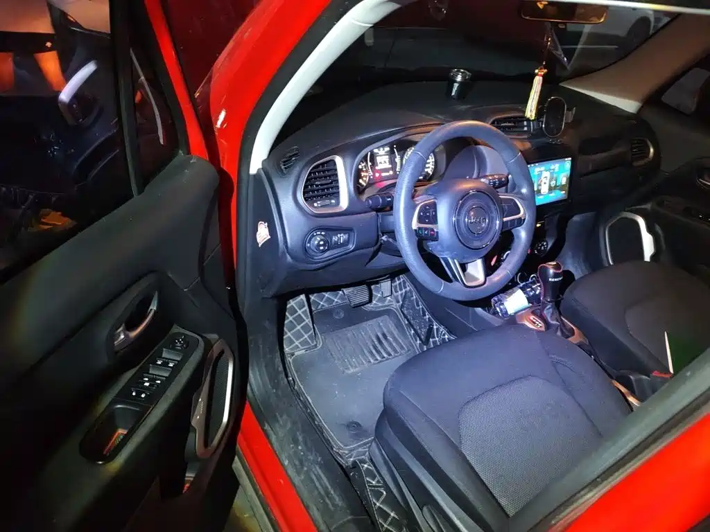 Jeep Renegade — миниатюра 12