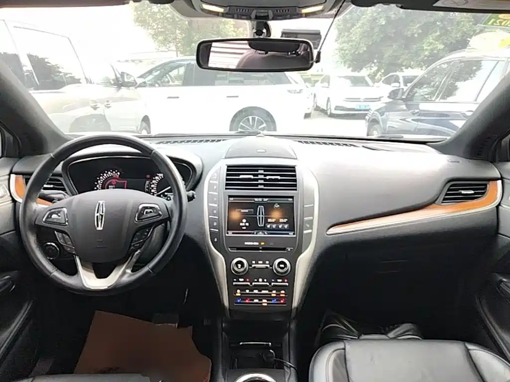Lincoln MKC — миниатюра 10