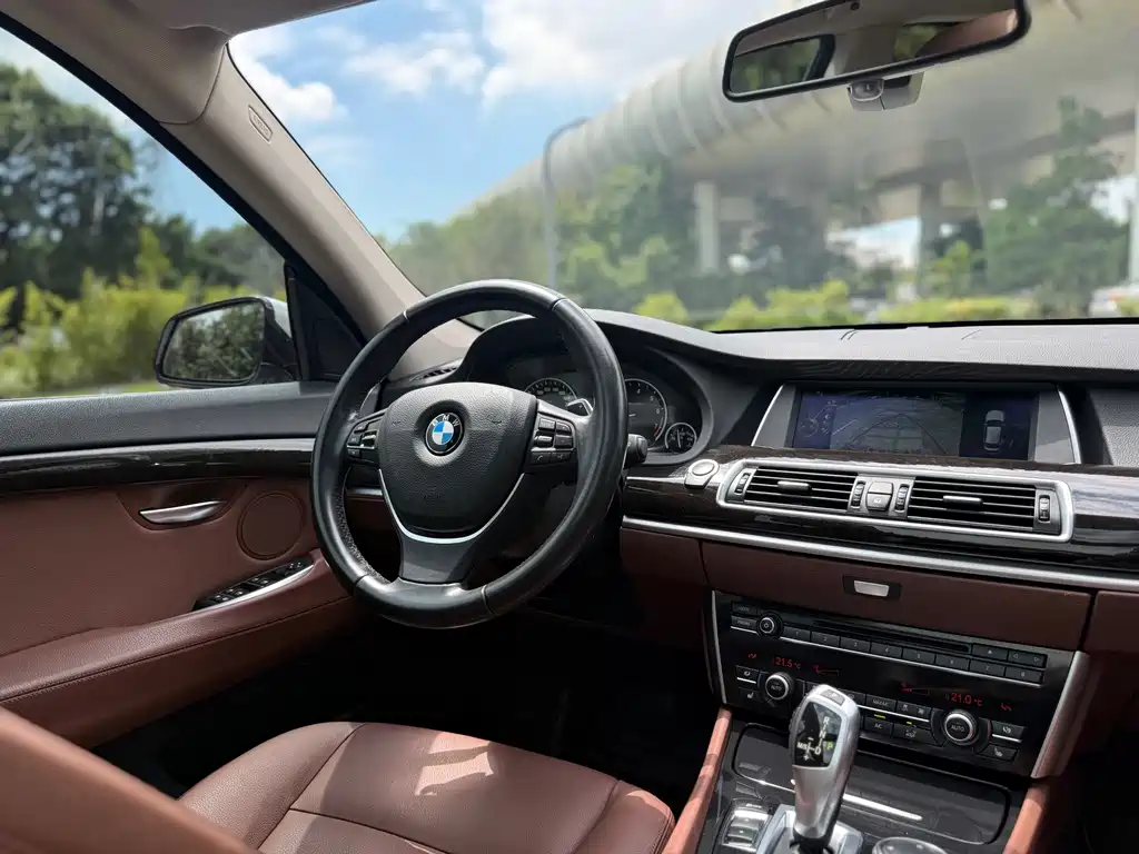 BMW 5 Series GT — миниатюра 11