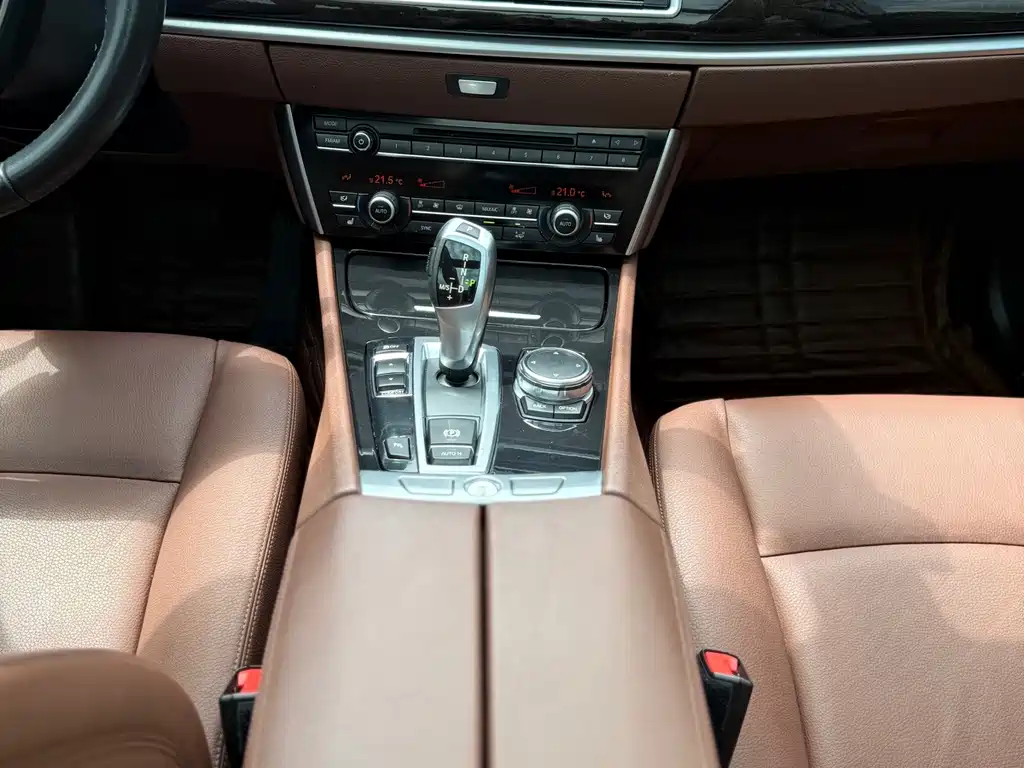 BMW 5 Series GT — миниатюра 12
