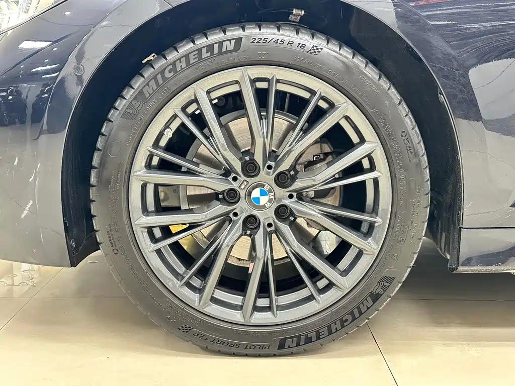 BMW 3 Series — миниатюра 23