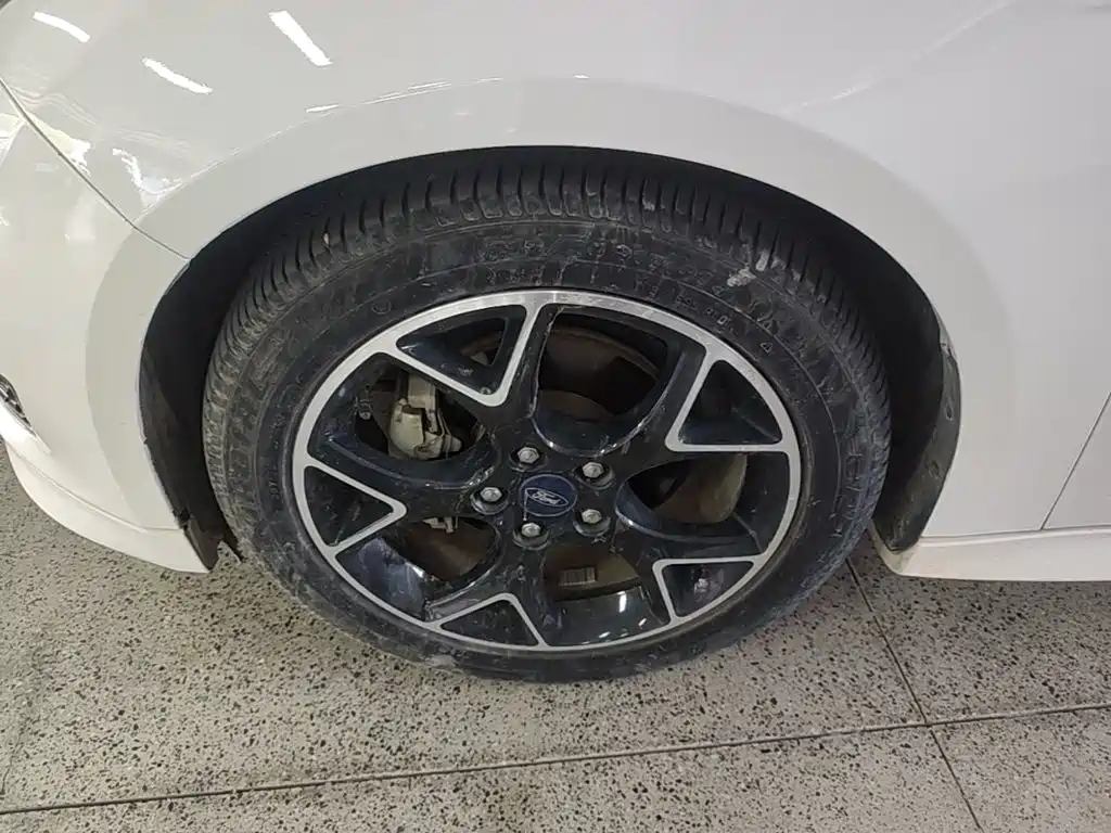 Ford Focus — миниатюра 23