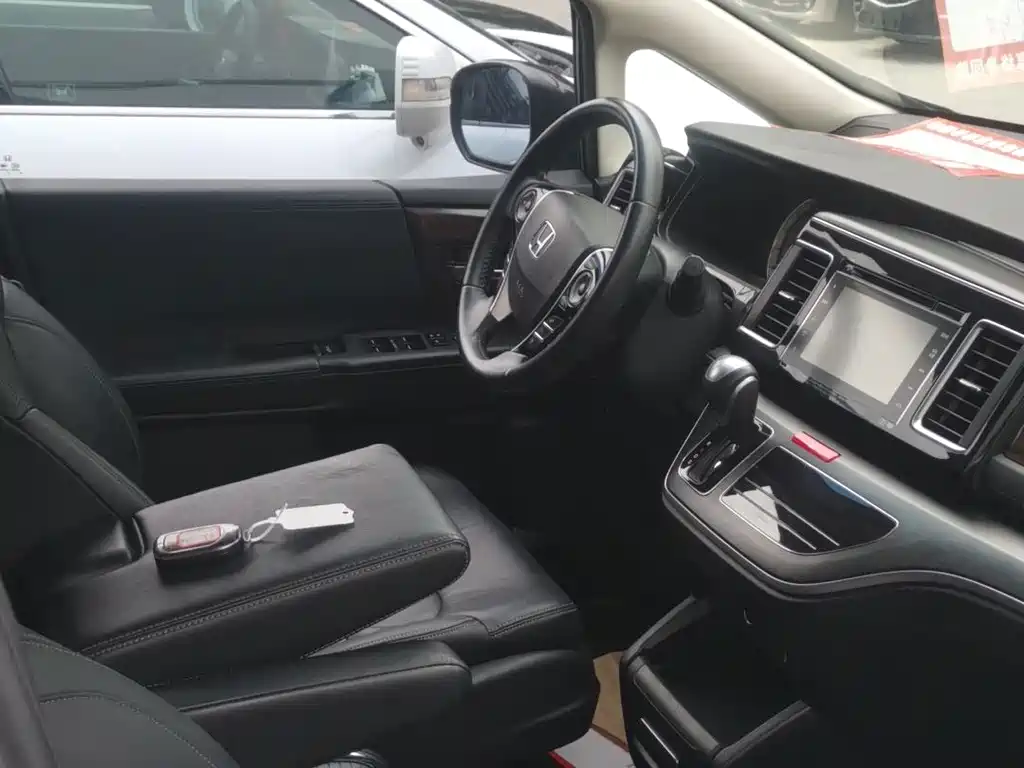 Honda Elysion — миниатюра 4