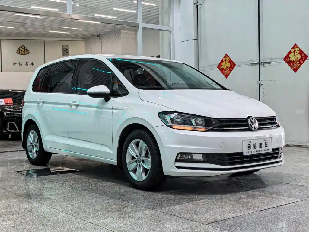 Volkswagen Touran — миниатюра 2