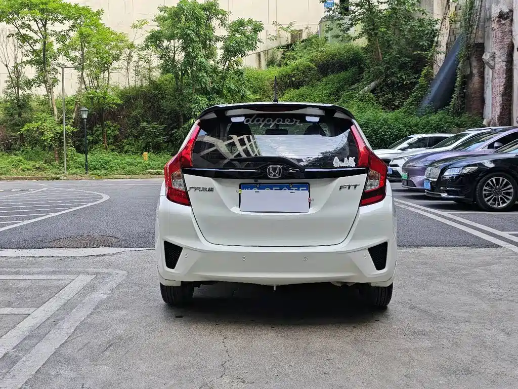 Honda Fit — миниатюра 10