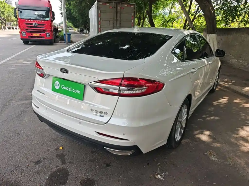 Ford Mondeo — миниатюра 7
