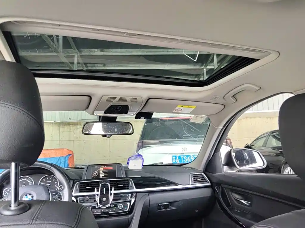 BMW 3 Series — миниатюра 14