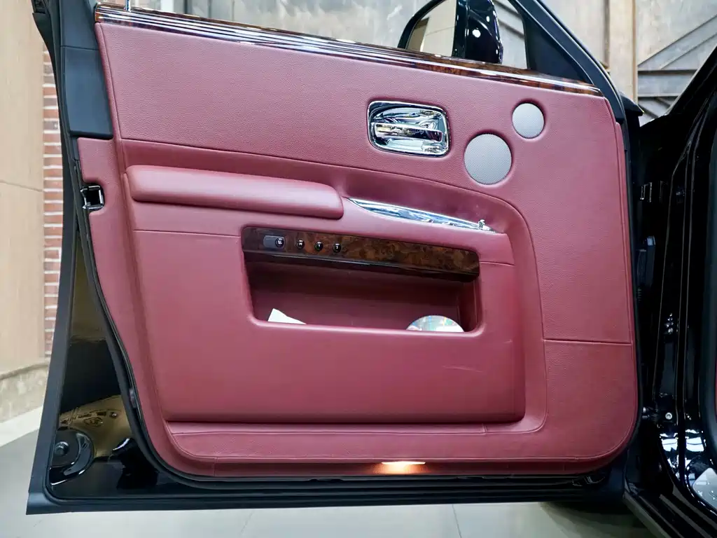 Rolls-Royce Ghost — миниатюра 17