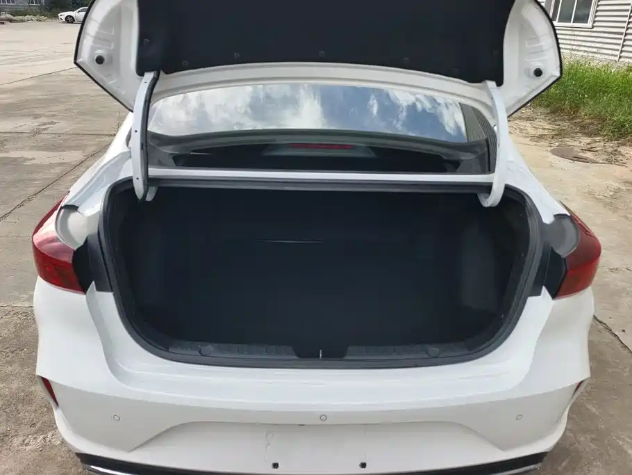 Changan Eado — миниатюра 4