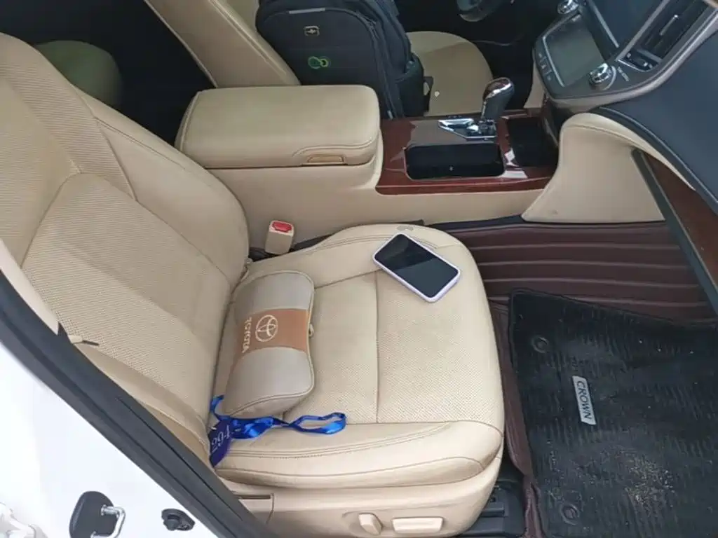 Toyota Crown — миниатюра 25