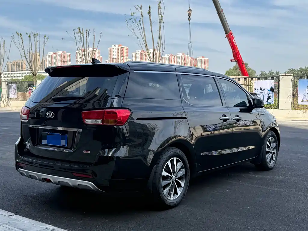 Kia Carnival — миниатюра 12
