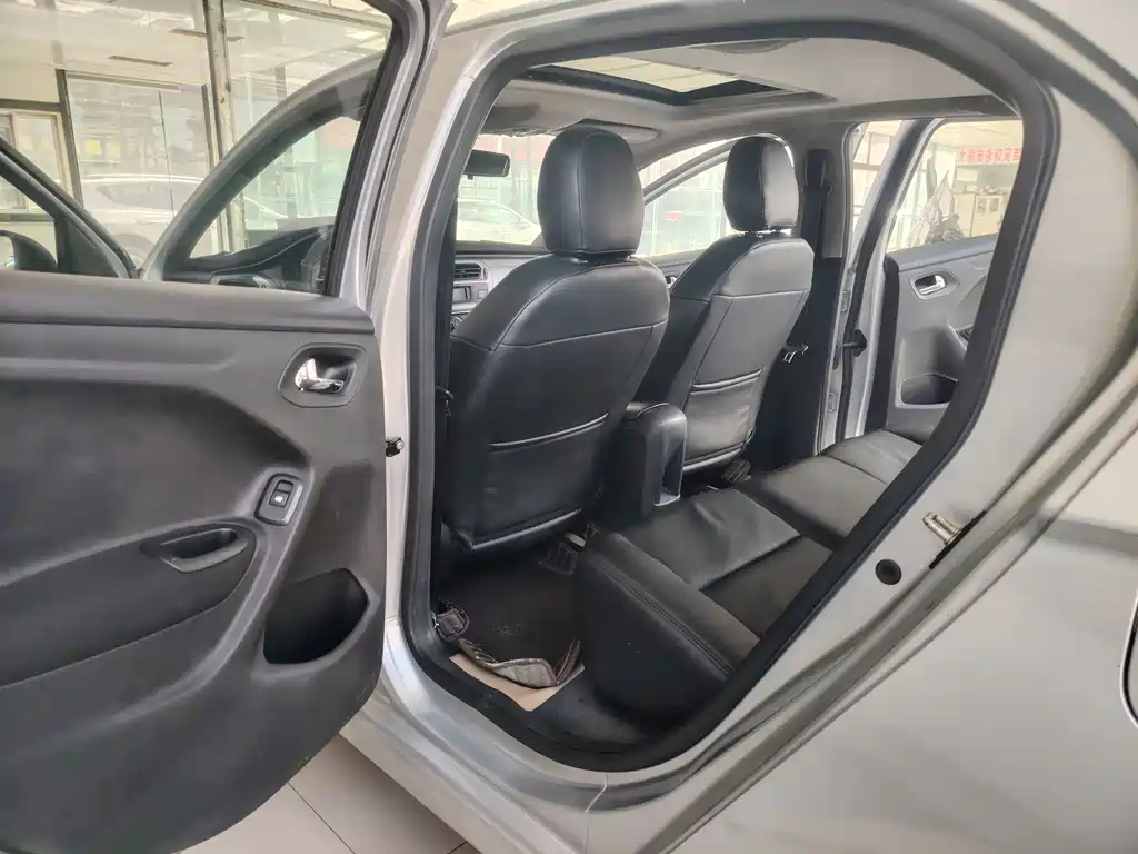 Citroen Elysee — миниатюра 10