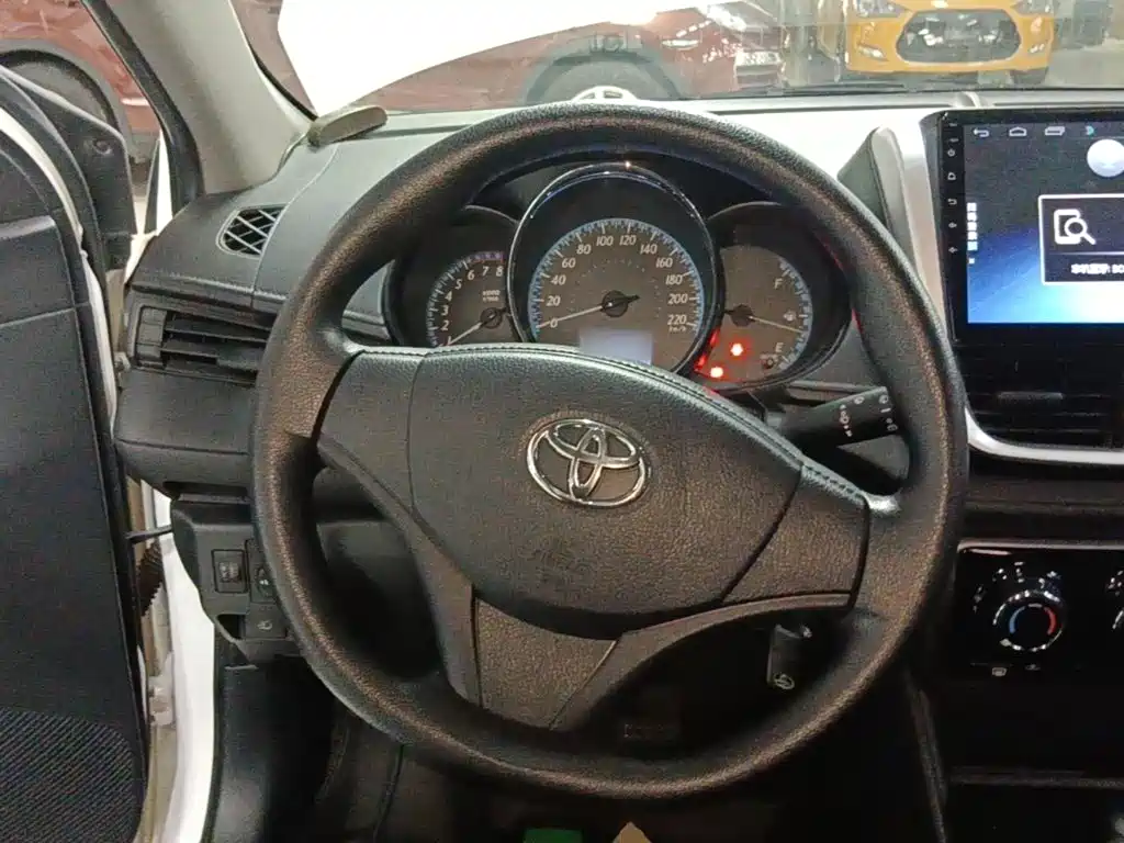 Toyota Yaris L — миниатюра 11