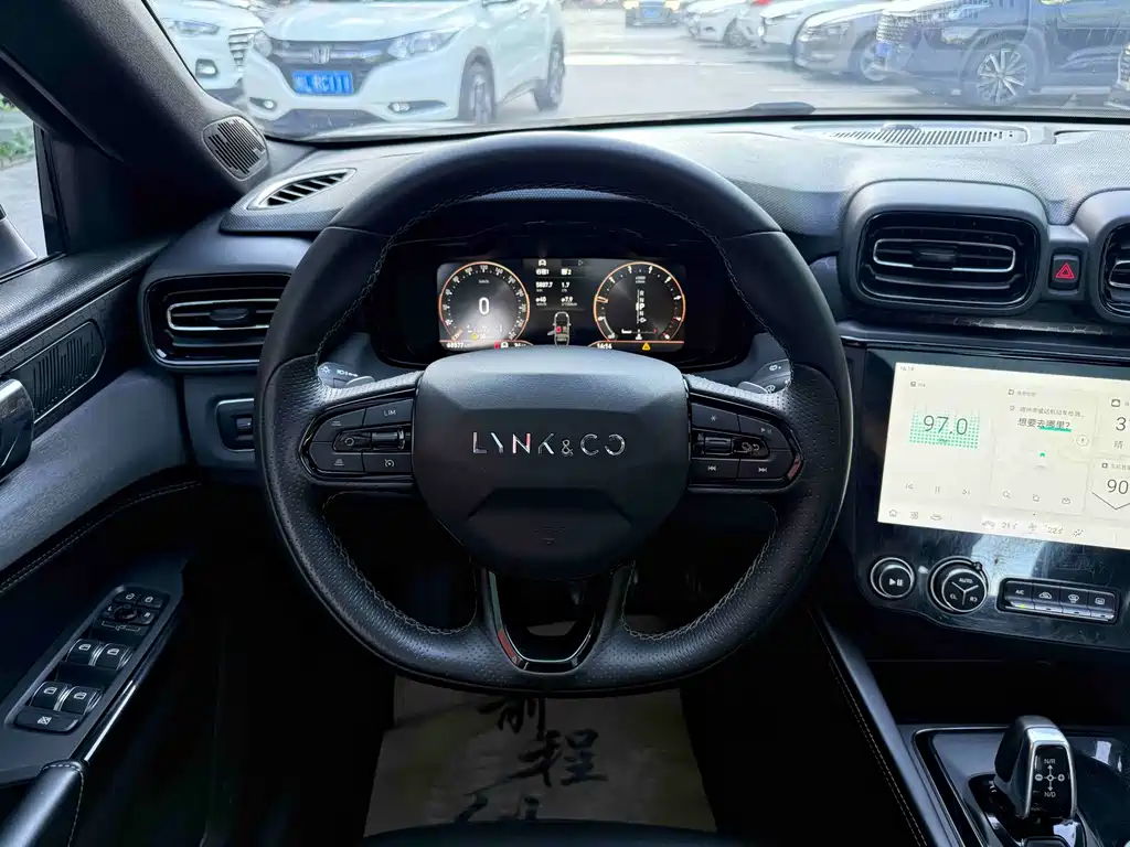 Lynk & Co 03 — миниатюра 9