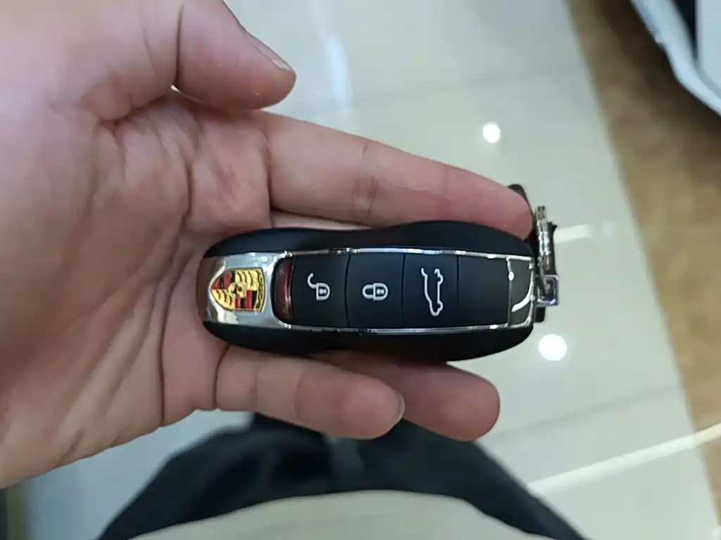 Porsche Macan — миниатюра 9