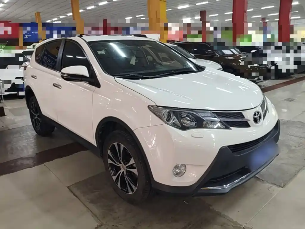 Toyota RAV4 — миниатюра 4