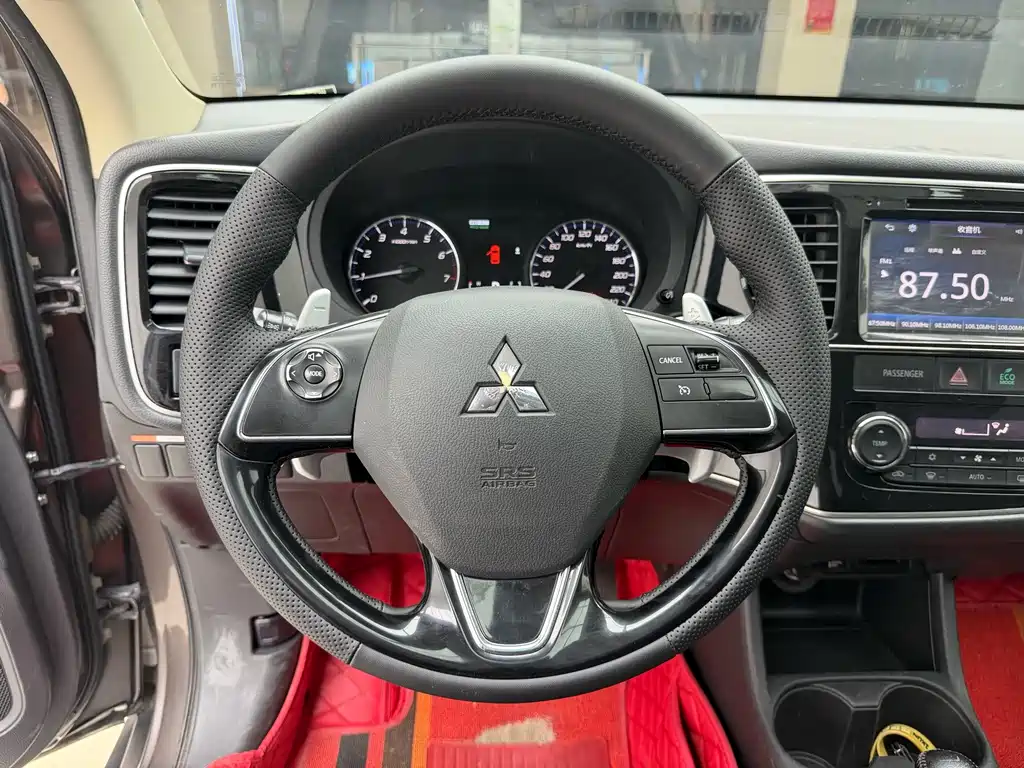 Mitsubishi Outlander (Import) — миниатюра 11