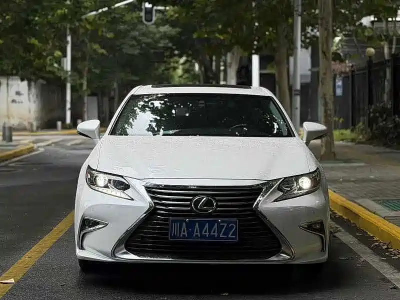 Lexus ES — миниатюра 2