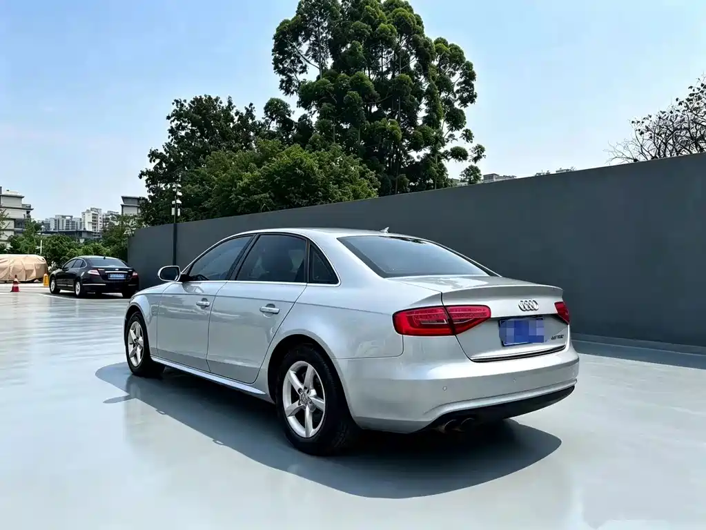 Audi A4L 2013 35 TFSI AT Comfort