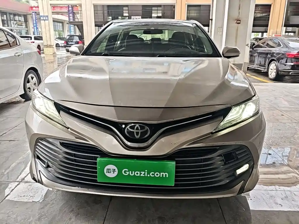 Toyota Camry — миниатюра 3