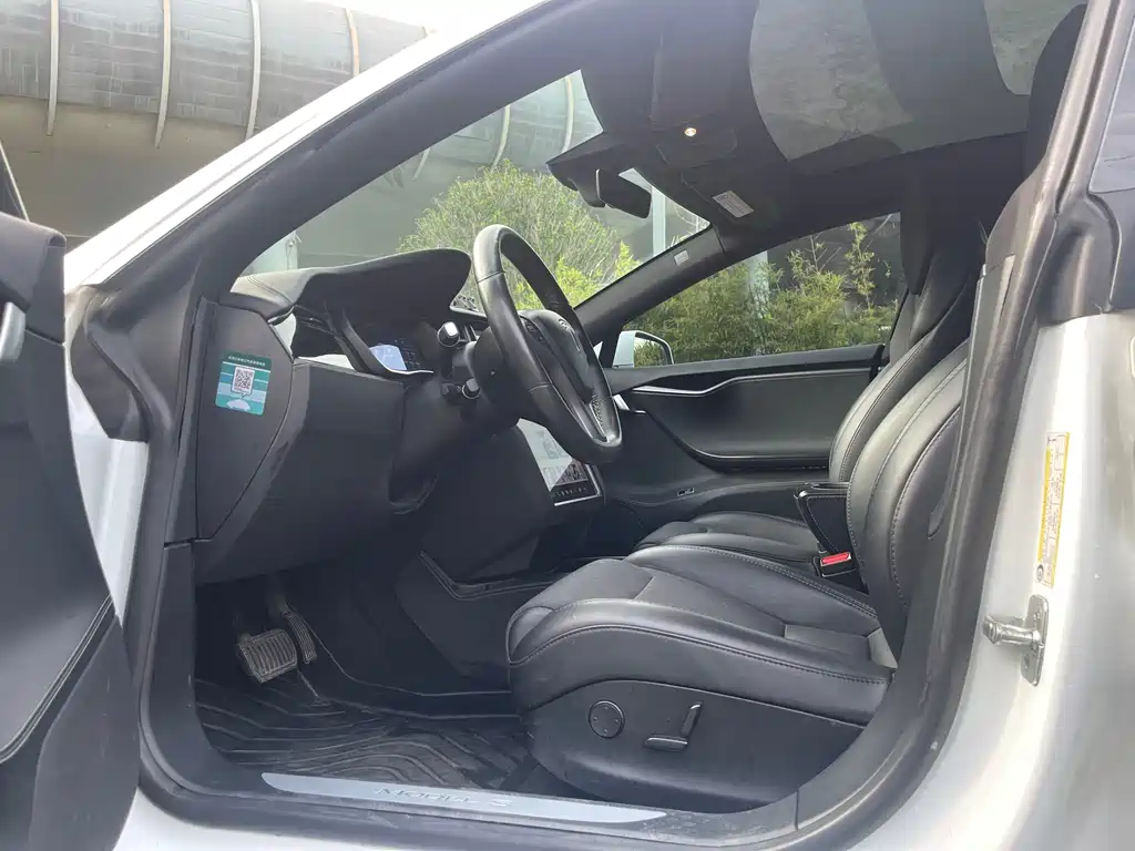Tesla Model S — миниатюра 14