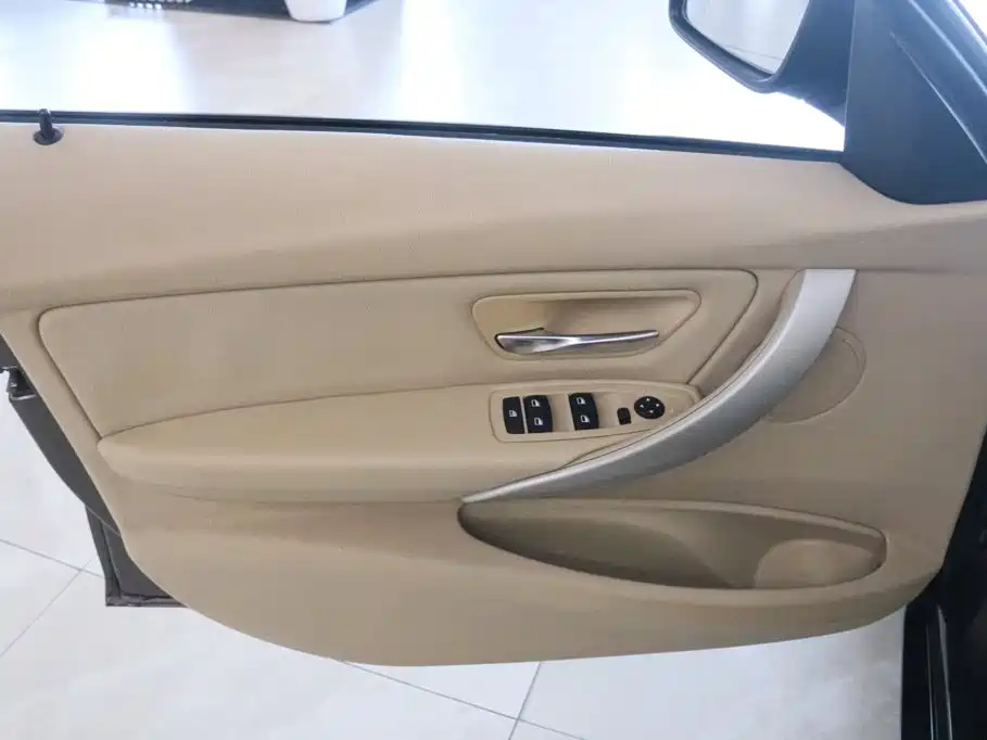 BMW 3 Series — миниатюра 10