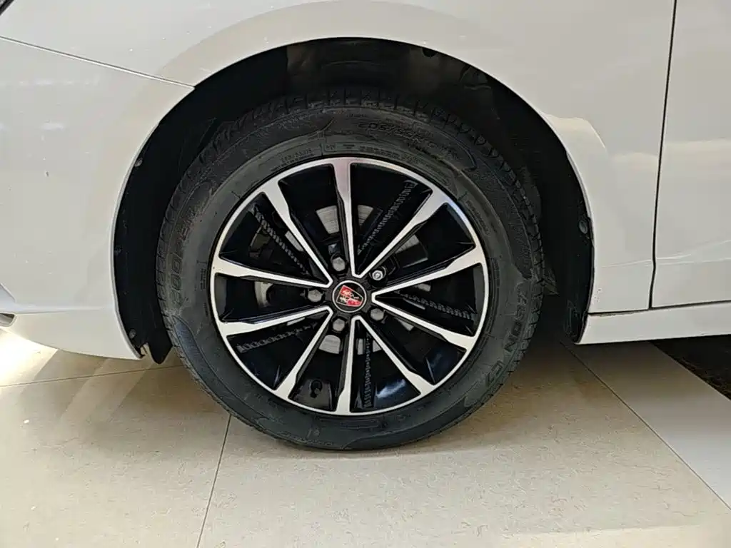 Roewe i5 — миниатюра 23