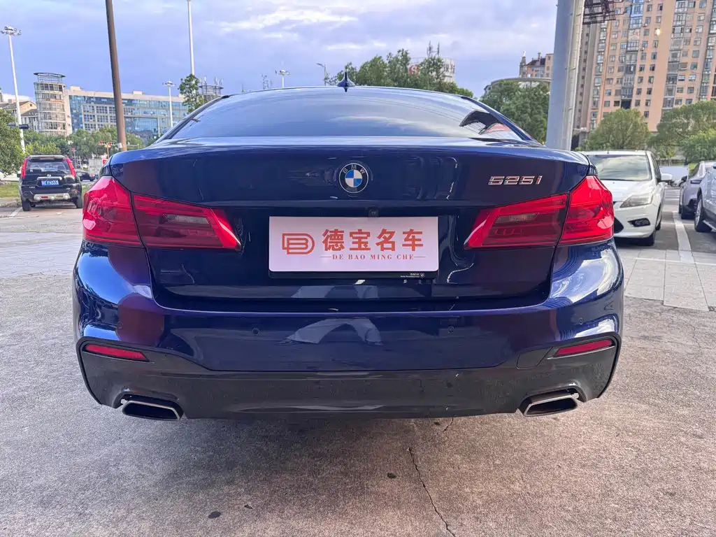 BMW 5 Series (Import) — миниатюра 12