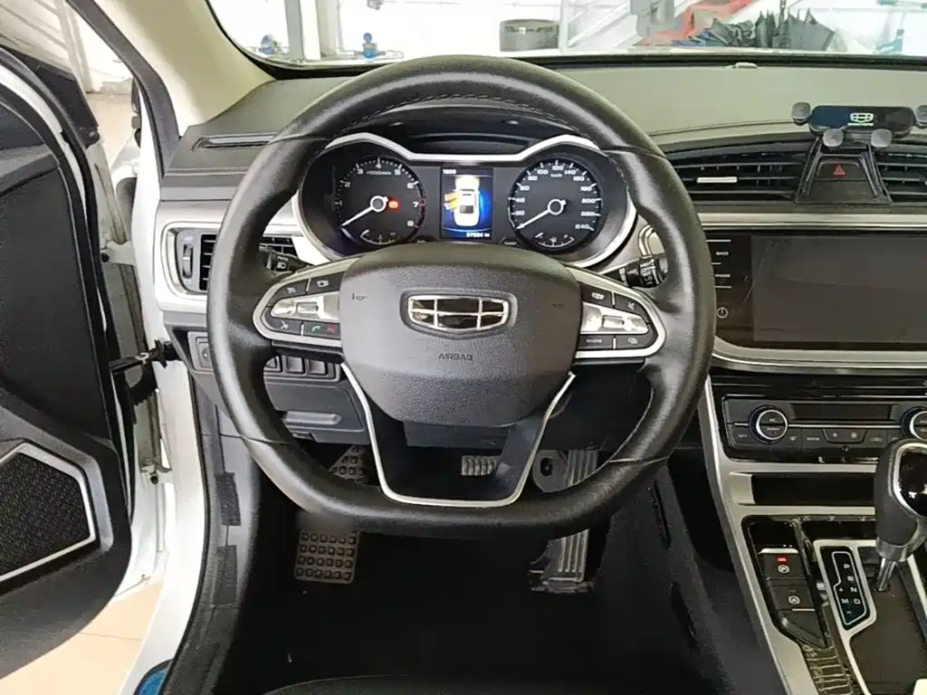 Geely Emgrand GL — миниатюра 11