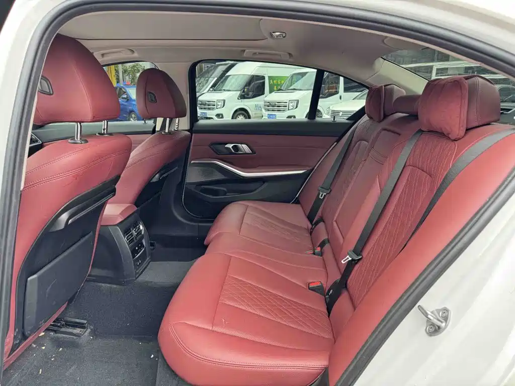 BMW 3 Series — миниатюра 17