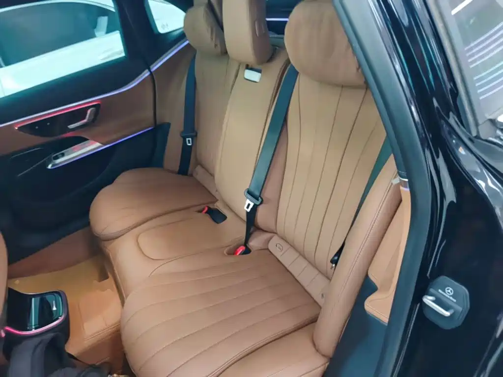 Mercedes-Benz E-Class — миниатюра 17