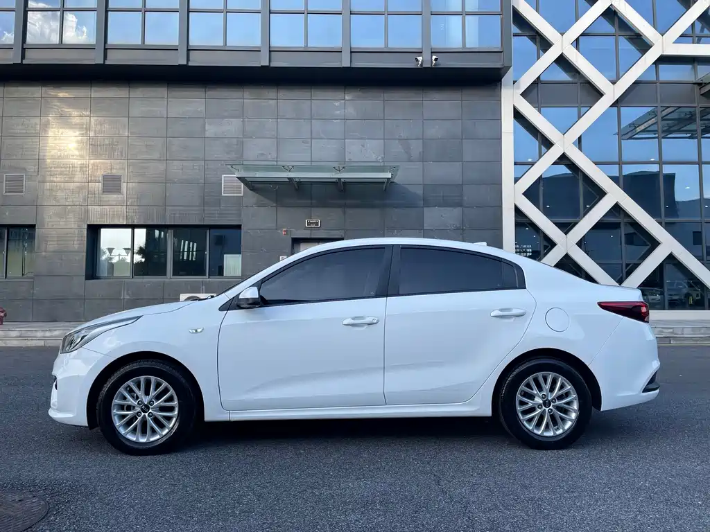Kia K2 — миниатюра 5