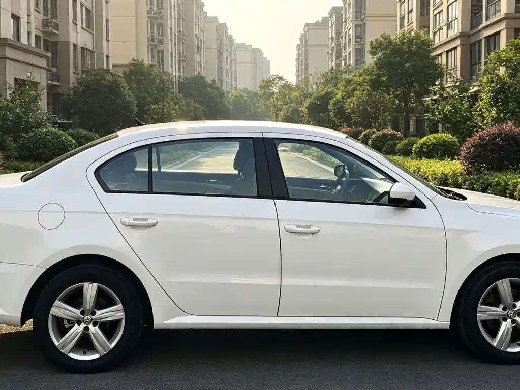 Volkswagen Lavida — миниатюра 3
