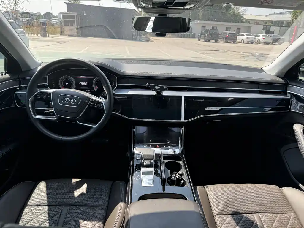 Audi A8 — миниатюра 7