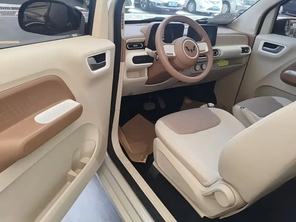 Wuling MINIEV — миниатюра 16