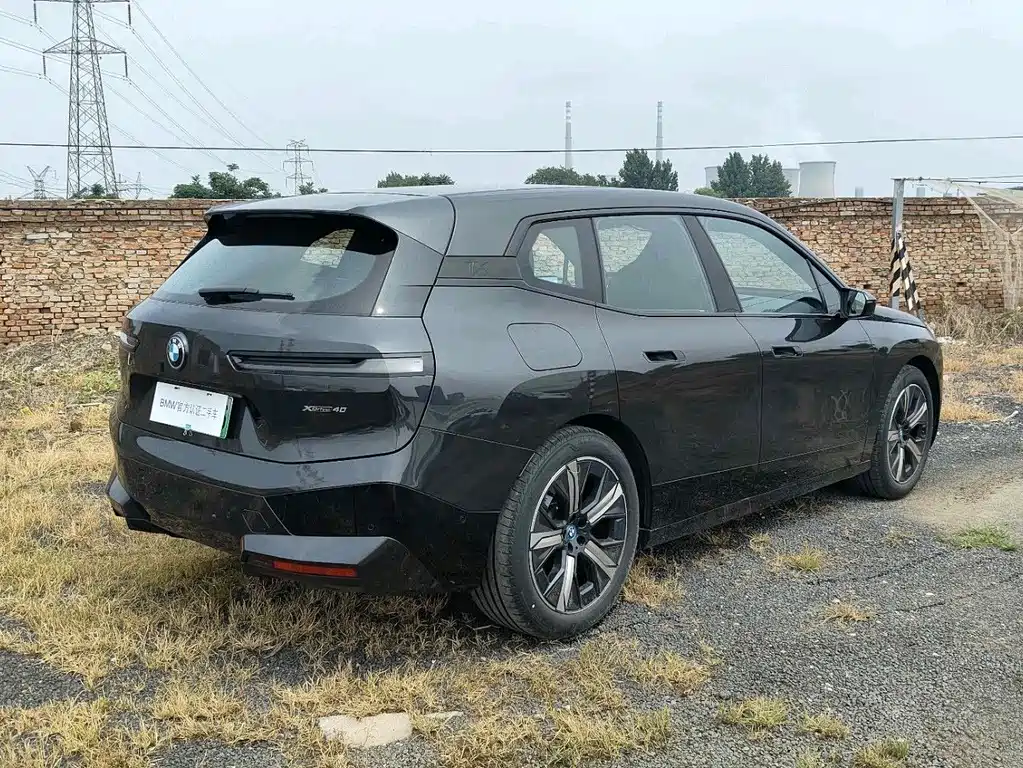 BMW iX — миниатюра 13