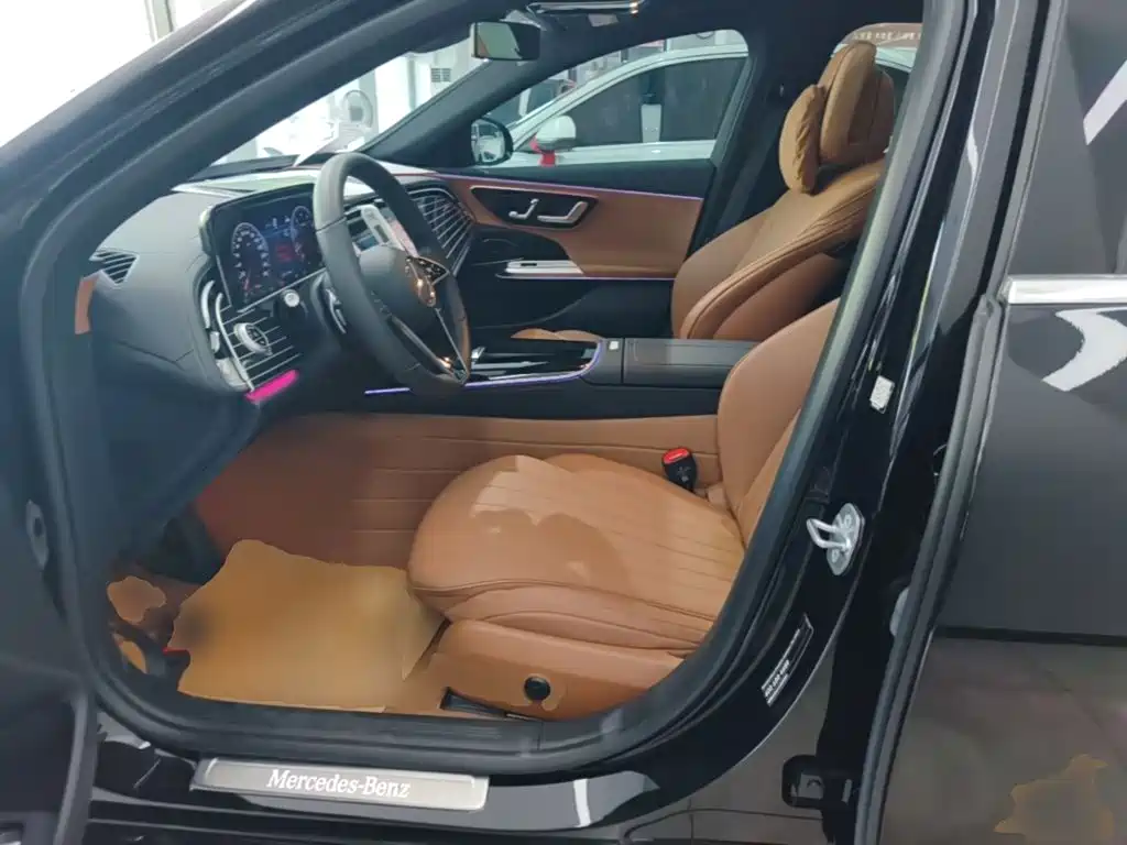 Mercedes-Benz E-Class — миниатюра 15